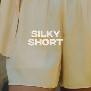 DAILY DRILLS - SILKY SHORTS - BUTTER YELLOW - SIZE M/L